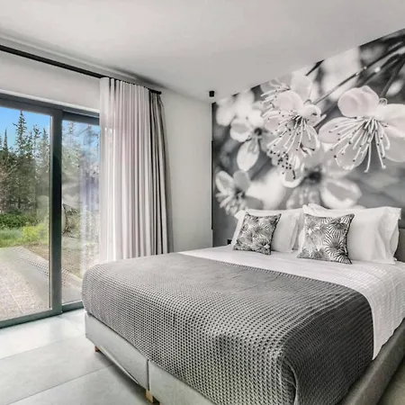 Earth By Villa Lygia (Lefkada)